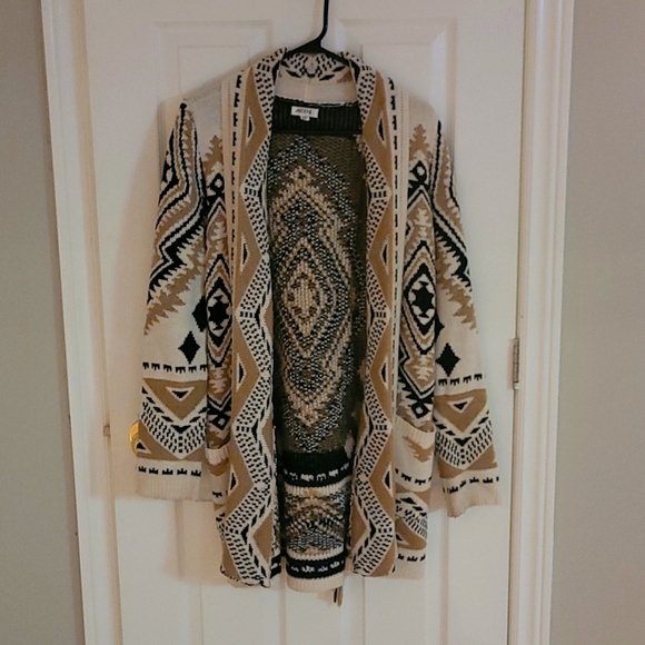 Designed cardigan - Picture 1 of 6